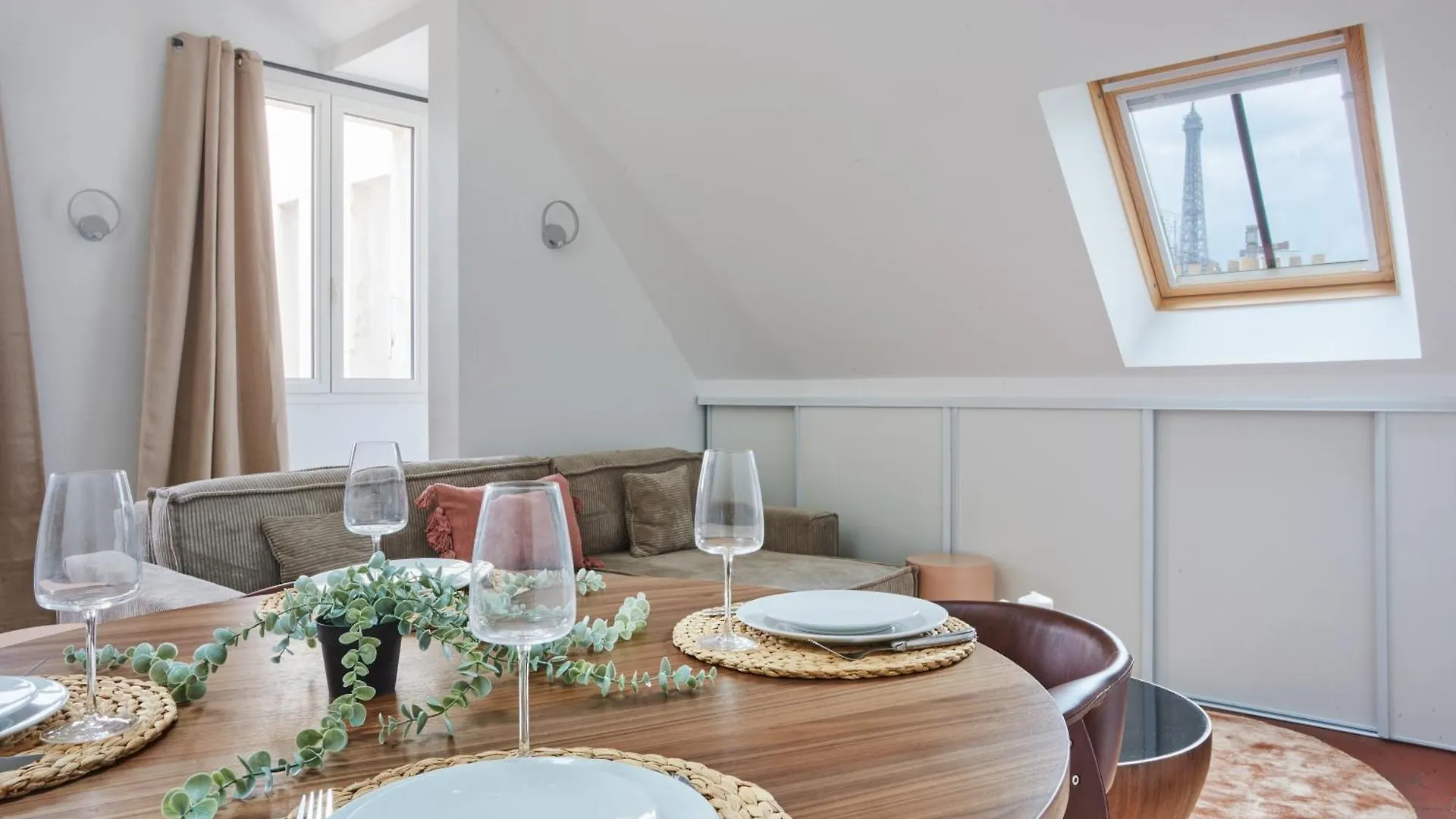 Appartement Climatise 1Br Triangle D'Or Paryż Francja
